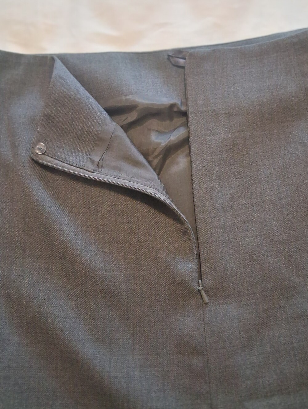 Brooks Brother Women Pencil Skirt Wool Blend Gray Quiet Luxury Minimalist Sz12 - Picture 9 of 12